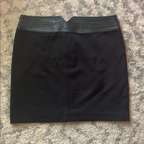 Black 7 For All Mankind skirt with leather trim - Picture 2 of 2